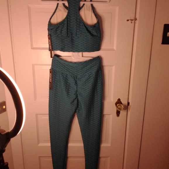 2 Piece Womens Sports Bra and Pants Set Size L/XL Beautiful Teal Color $40 - Picture 3 of 5